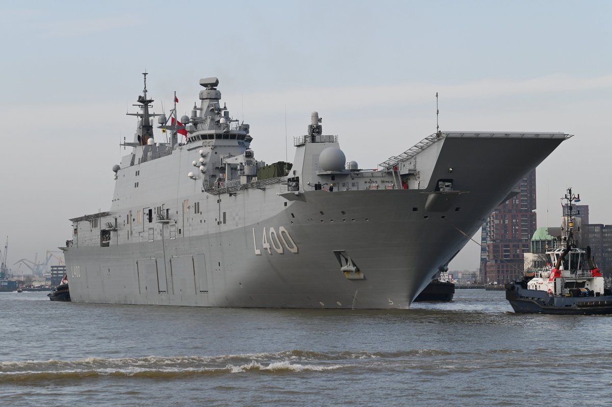 VincentvdMeer1's tweet image. Today a port visit of the Turkish Navy started in Rotterdam. Here is the arrival of the Anadolu. @WarshipCam  @seawaves_mag