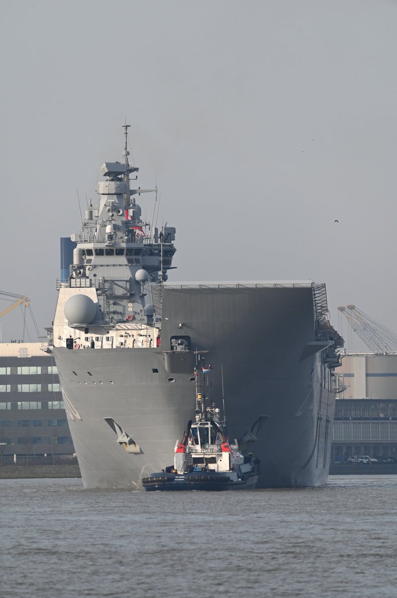 VincentvdMeer1's tweet image. Today a port visit of the Turkish Navy started in Rotterdam. Here is the arrival of the Anadolu. @WarshipCam  @seawaves_mag