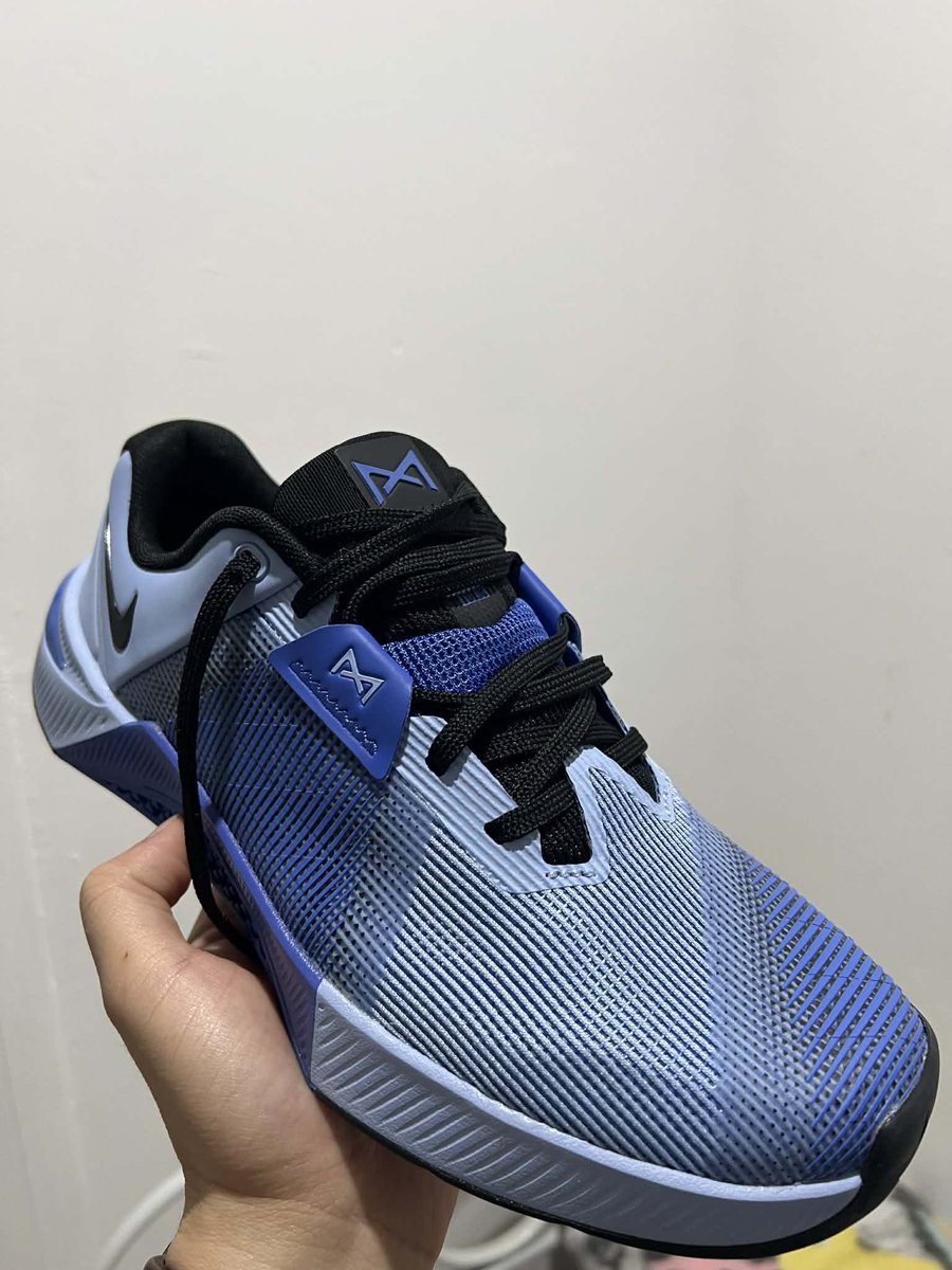 GraydaAngelo's tweet photo. Finally got my Nike shoes powered by 
“AXS” feeling bullish .

@Jihoz_Axie 
@AxieInfinity https://t.co/OzI4FY5aNo
