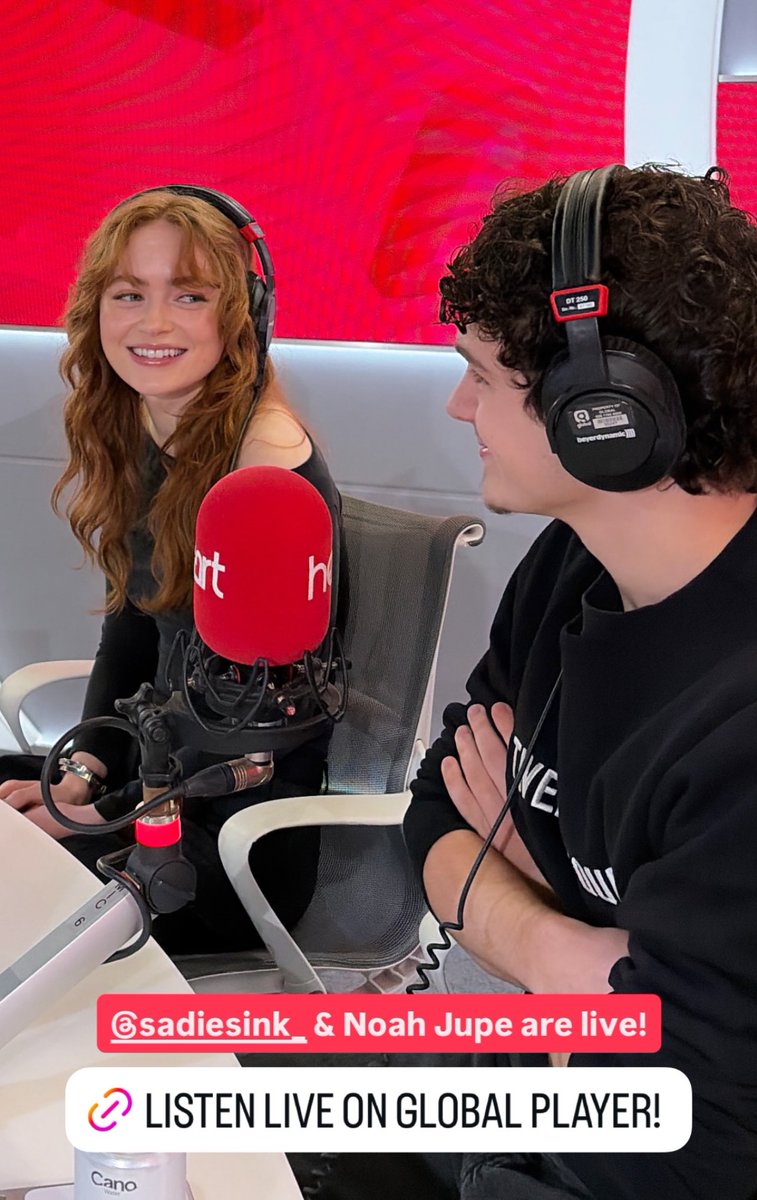 sadie sink posts tweet media