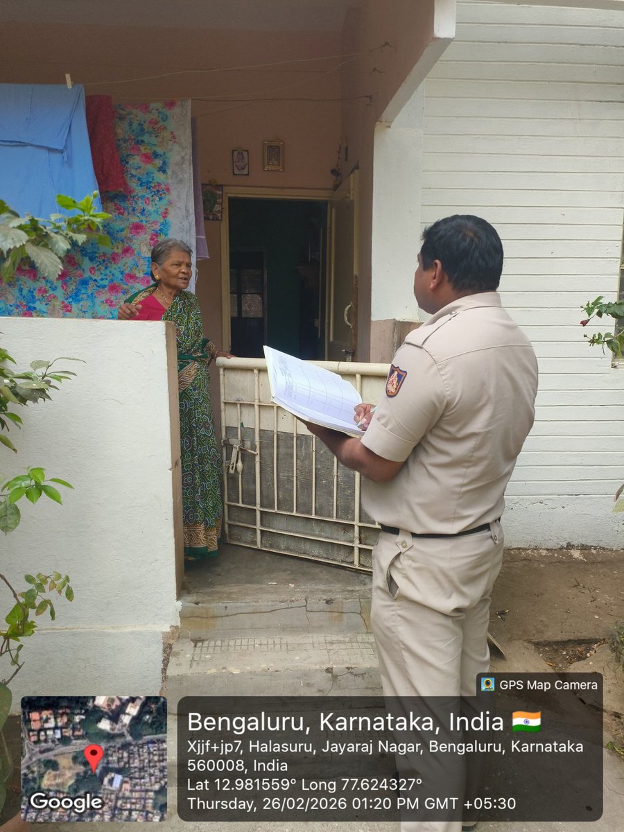 halasoorps's tweet photo. ‘ಆಸರೆ’ ಎಂಬ ಸಮುದಾಯ ಪೊಲೀಸ್ ಪರಿಕಲ್ಪನೆಯಡಿಯಲ್ಲಿ, ಹಿರಿಯ ನಾಗರಿಕರಿಗಾಗಿ ಸುರಕ್ಷತೆ, ಗೌರವ &amp; ಆರೈಕೆ ಎಂಬ ಉದ್ದೇಶದೊಂದಿಗೆ ಒಂಟಿಯಾಗಿ ವಾಸಿಸುವ ಹಿರಿಯ ನಾಗರಿಕರ ಮನೆಗಳಿಗೆ ಭೇಟಿ ನೀಡಿ, ಅವರ ಕುಂದು-ಕೊರತೆಗಳನ್ನು ಆಲಿಸಿ, ಅಗತ್ಯ ಕ್ರಮಗಳನ್ನು ಕೈಗೊಳ್ಳುವ ಭರವಸೆ ನೀಡಲಾಯಿತು.  @BlrCityPolice
@DcpEastBcp #ASARE #Senio https://t.co/IHk1o18CAC