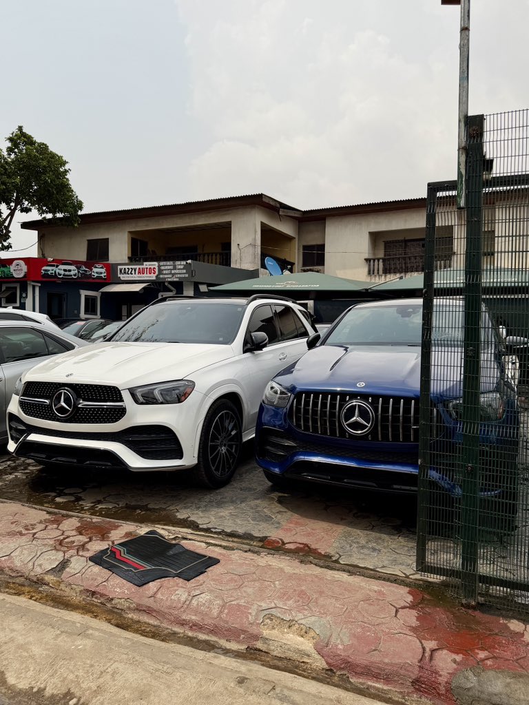 iamyxf's tweet photo. last ramadan without a car, claim it! https://t.co/wLoYsEFIvU