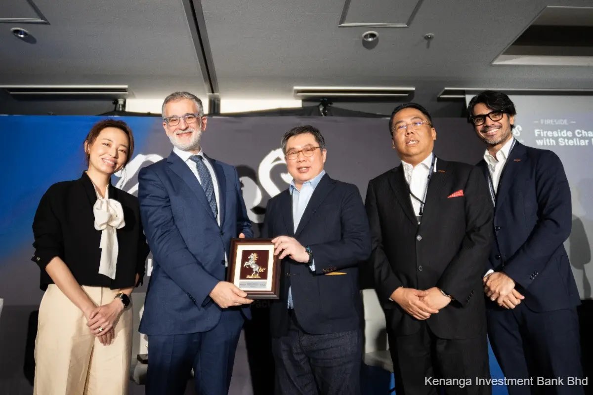 sammie🪐 tweet media