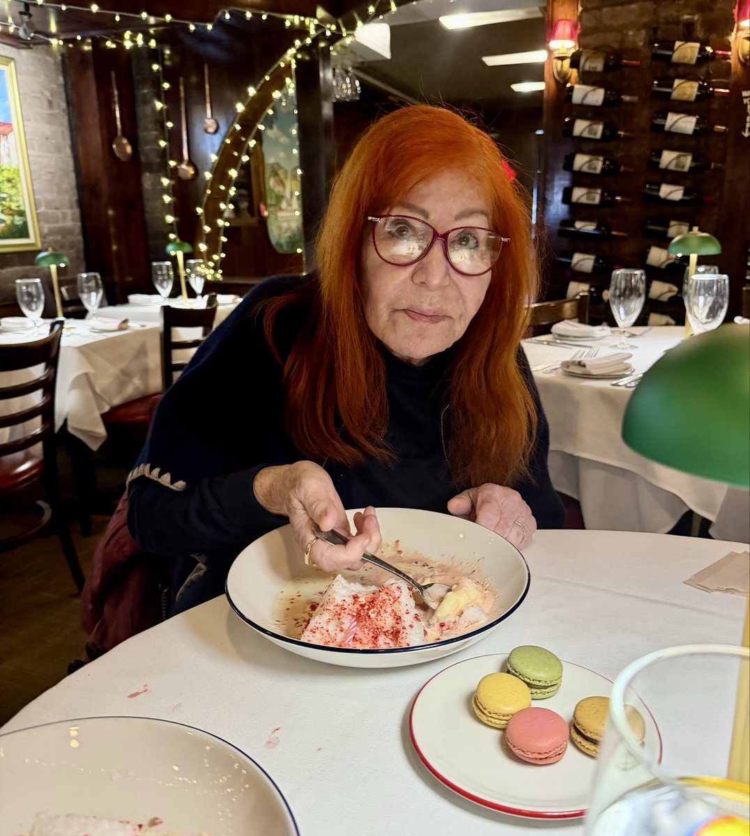 Sally Jessy Raphael tweet media