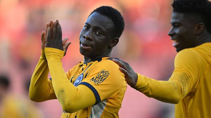 Andrew James tweet media