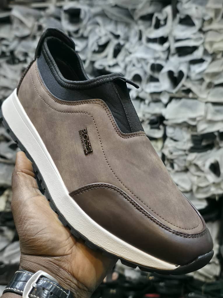 ur_PlUG21's tweet image. TOP QUALITY HUGO BOSS

40——-46
30,000
We Deliver Nationwide ‼️

Emirate Napoli King Mitchy Axiom Victor Osimhen Galatasaray Destalker Aviation Saskay