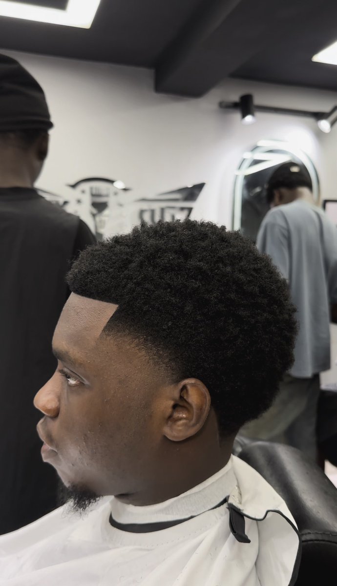 centycutz's tweet photo. Polished taper✂️ https://t.co/E5vXvh3Rj2