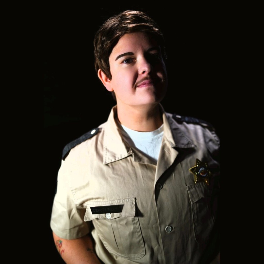 hamsterpranks's tweet image. Happy new Scream release day! 🎉

#DeweyRiley #Scream #Cosplay