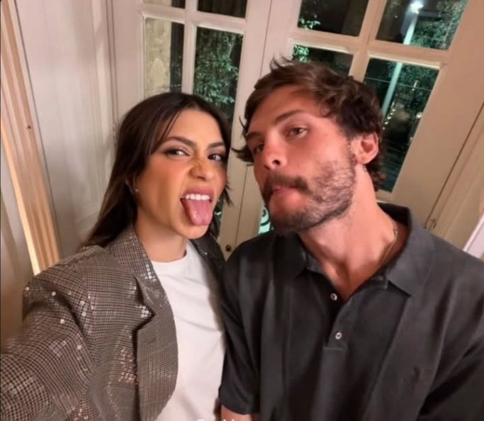 TitaTorres79's tweet photo. Hoy es Jueves con "J" de Justicia con la más Hermosa mi #DetectivePilar @barbara_lopez21 🔥😍 

Que bonita amistad dejó este maravilloso proyecto 🥰

#PilarTeijido #IslaBrava 🏝️ #ViX #BárbaraLópezEnViX #BárbaraLópez 👮🏻‍♀️🕵🏻‍♀️🚔 https://t.co/3TARgXdMRO