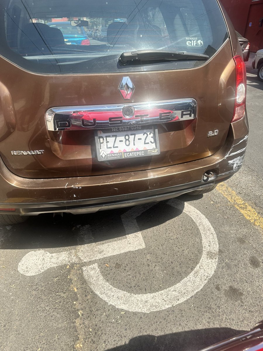 IxcheelC's tweet photo. @UCS_GCDMX  podrían apoyarme con el retiro de este auto que está en mi balizado y no permite estacionar a mi familiar discapacitado esto en calle cholultecas 96 colonia la raza  Azcapotzalco https://t.co/XavGr8XScv