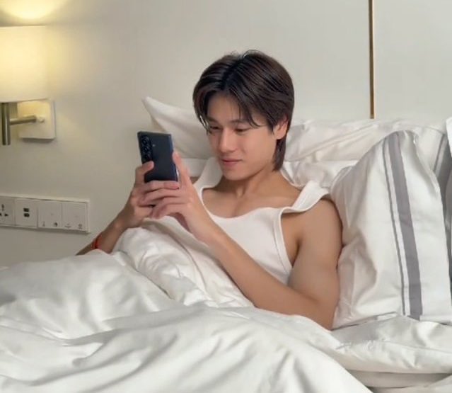 มาห้องผชคืนแรกแล้วแอบรายงานเพื่อน
