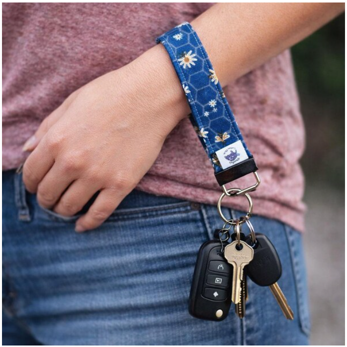 ilovebigbuttons's tweet image. ⭐️⭐️⭐️⭐️⭐️
Quality hardware. Exactly what I was looking for
--Phoebe
ILikeBigButtons.com—Where Crafting is a Snap! 💕
#KAMSnapsCrafts #KeyFobHardware #CoverButtons #KAMsnapstarterkits #longprongsnaps #ilikebigbuttons #CraftingCommunity #customerreview #customerlove #Wristlets