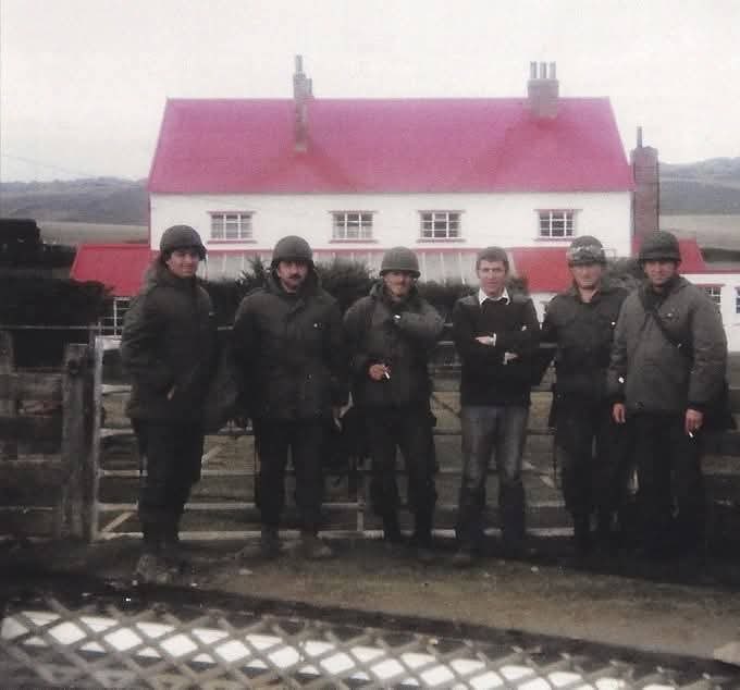 Ayer falleció el Tcnl VG Armando Zarabozo, del RI5 destinado en Puerto Howard. Otro héroe que se nos va ,Honor y Gloria