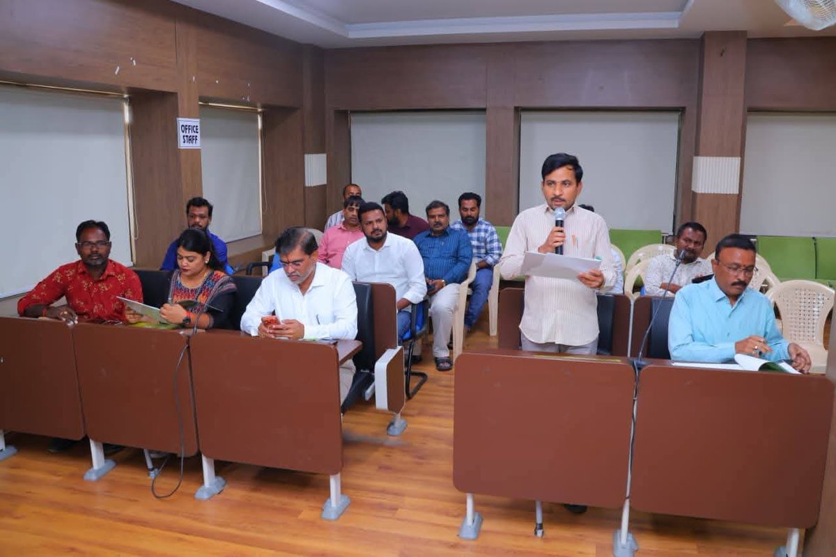 arshadboom4664's tweet photo. Today i.e.,26-02-2026,
Siddipet Ward No: 29 Councillor Mohammed Abdul Naseer (Arshad) attended the 2026-2027 Year Budget Meeting in which Rs.181.99 Crores is proposed for this year . https://t.co/YAh9xlhUxJ