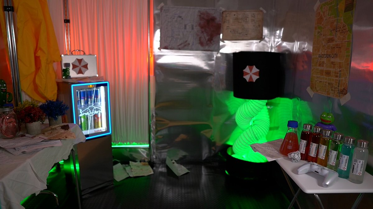 He cambiado el Setup para Resident Evil Requiem 

...con el Virus T gigante incluido 🧬

También he jugado la primera hora y pinta increíble 👀

Mañana, 12:00h empieza la Maratón. No cerraré stream hasta acabar el juego

Muchas horitas y Sorteo de claves 🎁