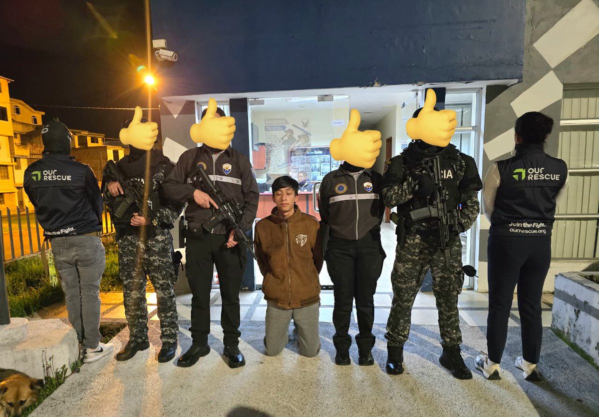 GamaNoticiasEc's tweet photo. Una condenable actividad ilícita fue desarticulada en las últimas horas por las autoridades. 

Tras meses de exhaustivos trabajos investigativos, la @PoliciaEcuador, en coordinación con la @FiscaliaEcuador, #CiberPol y el apoyo de la cooperación internacional, ejecutó dos allanamientos simultáneos en las provincias de Pichincha y Cotopaxi.

​En la intervención se logró la captura en Quito y Latacunga de Danny Francisco A., de 26 años, y Cristian Josué M., de 19 años. 

Según las investigaciones, estos sujetos utilizaban sus cuentas personales en plataformas digitales para almacenar y transmitir material de abuso sexual infantil.