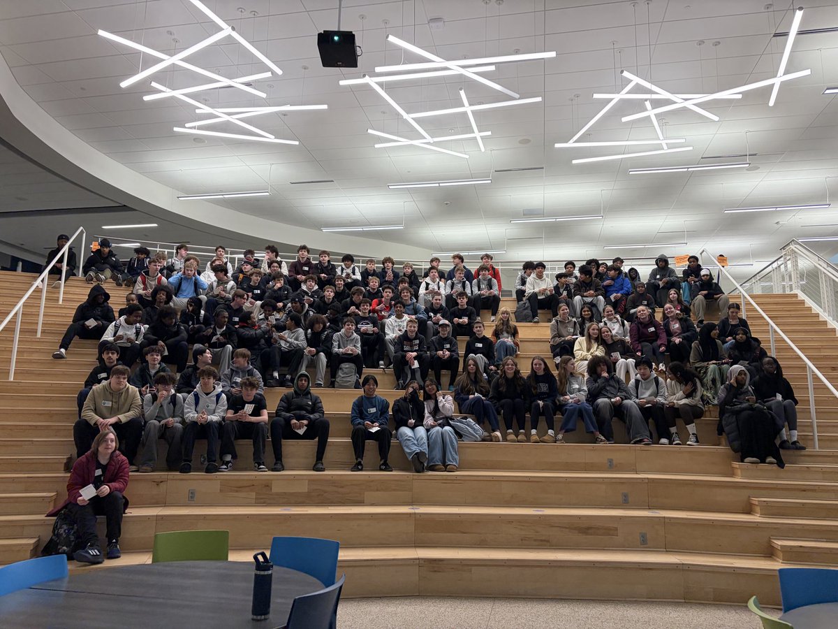 ShakopeeBiz's tweet photo. Today we welcomed the newest members of the B&E Academy at our Engage in Excellence event! #shakopeeschools #saberpride #sabernation #shakobiz https://t.co/wZlhKA5yfQ