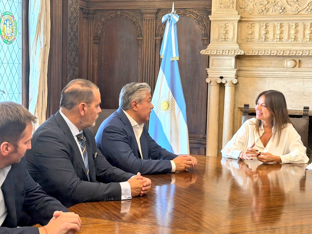 LO HICIMOS REALIDAD: LO QUE ES DE LOS NEUQUINOS, VUELVE A NEUQUÉN 

Después de muchos años, comenzamos a saldar una deuda histórica con el Instituto de Seguridad Social del Neuquén, pendiente a lo largo de distintos gobiernos nacionales. 

Firmamos junto a la ministra