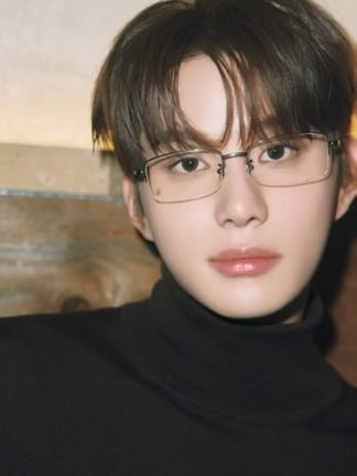 loeywithnana's tweet photo. 260226 #정우 PHOTOBOOK
[Veil of Frame] 
THE OTHER SIDE OF JUNGWOO

안경 느좋남🤎 https://t.co/tQuB4Fp4lH