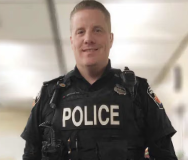 CBCHamilton's tweet photo. Hamilton police officer charged for possessing child pornography had worked with teens in schools, charity. https://t.co/rHFkFhvPU9 #HamOnt https://t.co/Ny9dBG6hTx