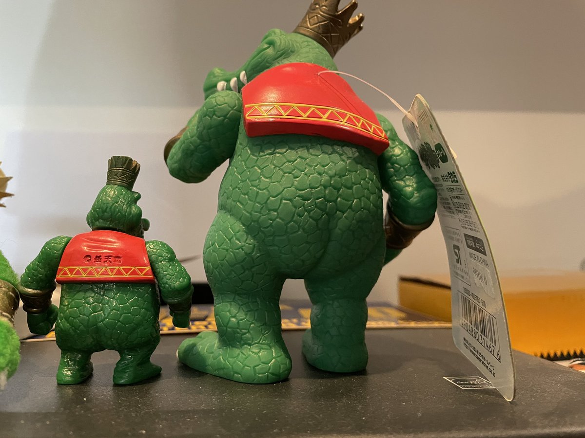 knarlykremling's tweet photo. Canonical reminder that the official Nintendo Japan merch gave K Rool a big fat pair of cheeks https://t.co/l973jfplHv