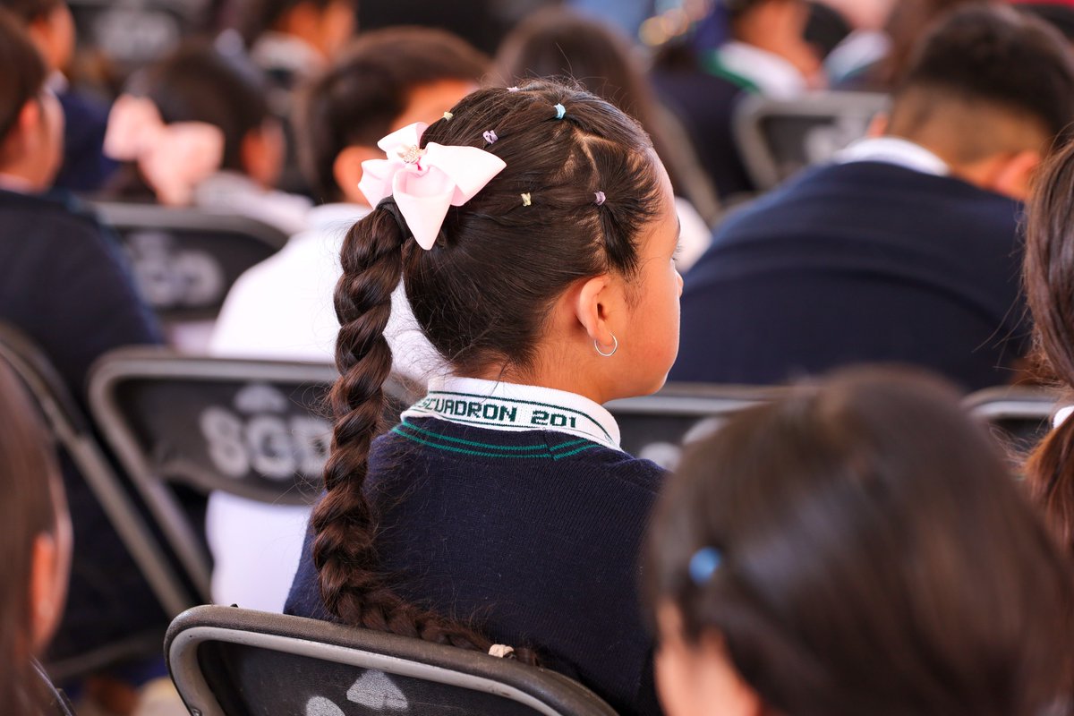 La educación es la mejor inversión que podemos hacer por nuestras niñas y niños.

Me dio mucho gusto entregar nuevas aulas en la primaria “Quetzalcóatl” en San José de Los Olvera, así como un aula adicional y mejoras en la primaria “Escuadrón 201” en El Romeral. Espacios dignos