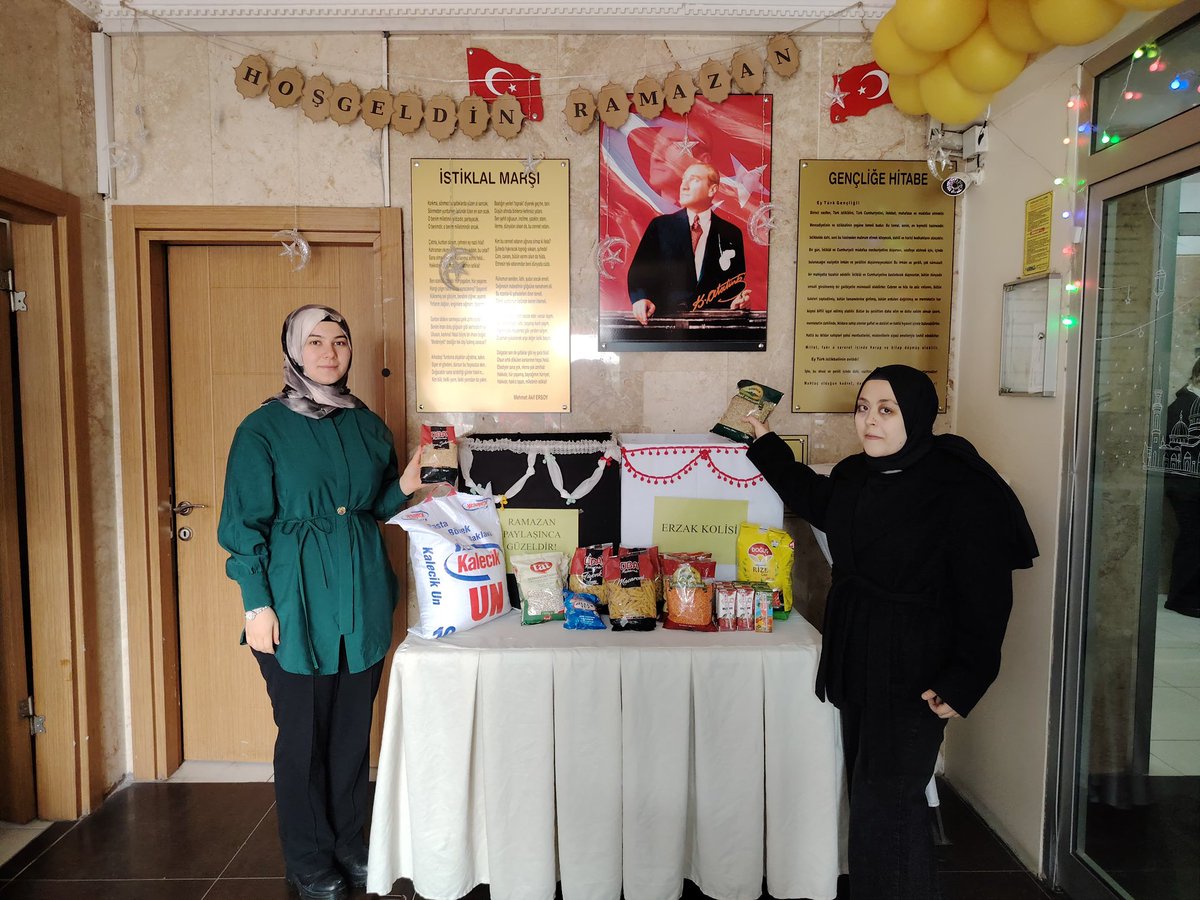 KayseriKYGM's tweet photo. 📍 Kocasinan Yurdu
Gönüllü öğrencilerimizle birlikte ihtiyaç sahibi aileler için yardım kolileri hazırladık. 📦🤍
Her bir kolinin içine sadece erzak değil; dua, umut ve kardeşlik duygumuzu da koyduk. 🤲✨
Paylaşmanın huzurunu, gönüllere dokunmanın mutluluğunu hep birlikte yaşadık https://t.co/tJuyGRg3HU