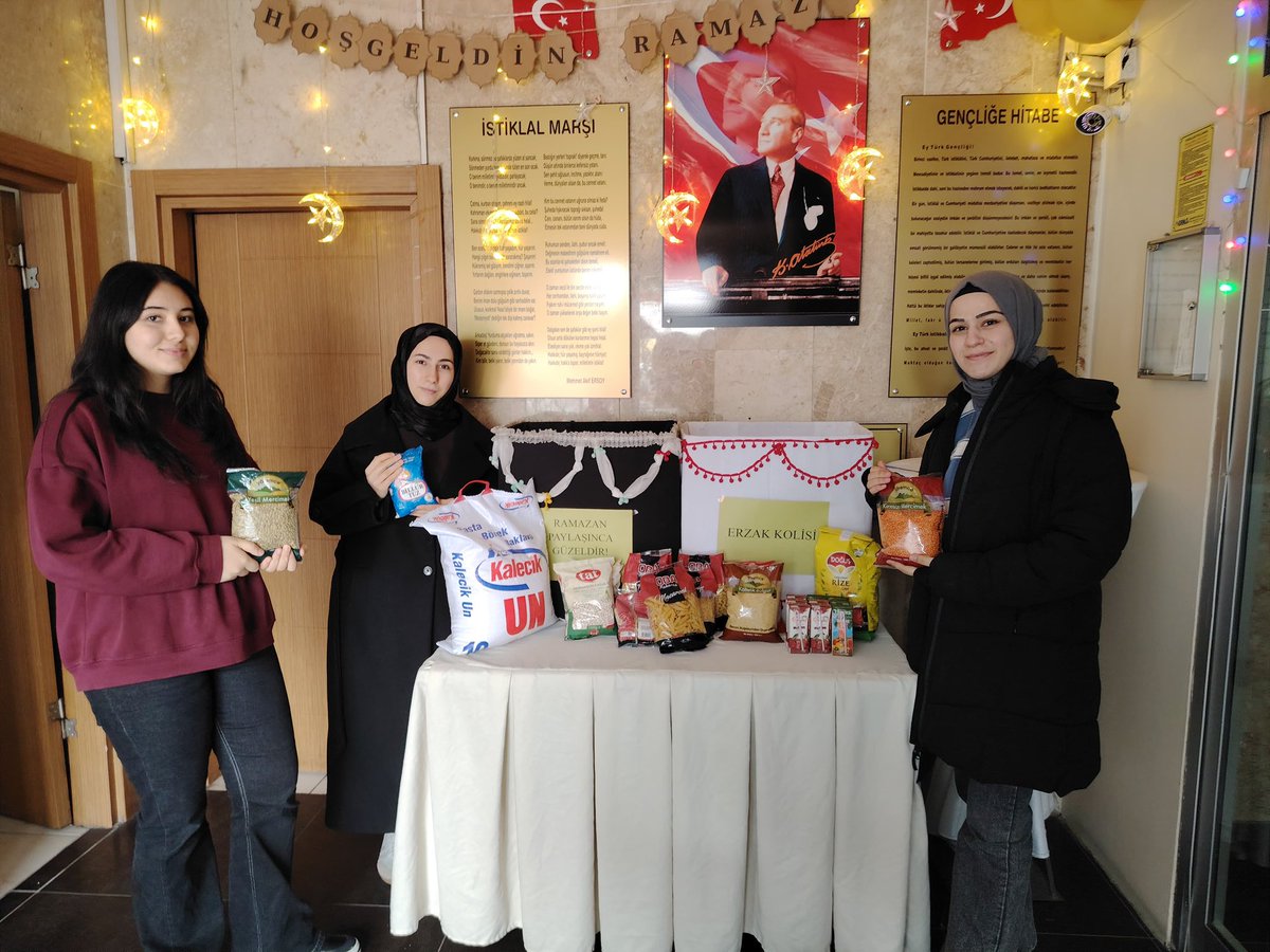 KayseriKYGM's tweet photo. 📍 Kocasinan Yurdu
Gönüllü öğrencilerimizle birlikte ihtiyaç sahibi aileler için yardım kolileri hazırladık. 📦🤍
Her bir kolinin içine sadece erzak değil; dua, umut ve kardeşlik duygumuzu da koyduk. 🤲✨
Paylaşmanın huzurunu, gönüllere dokunmanın mutluluğunu hep birlikte yaşadık https://t.co/tJuyGRg3HU