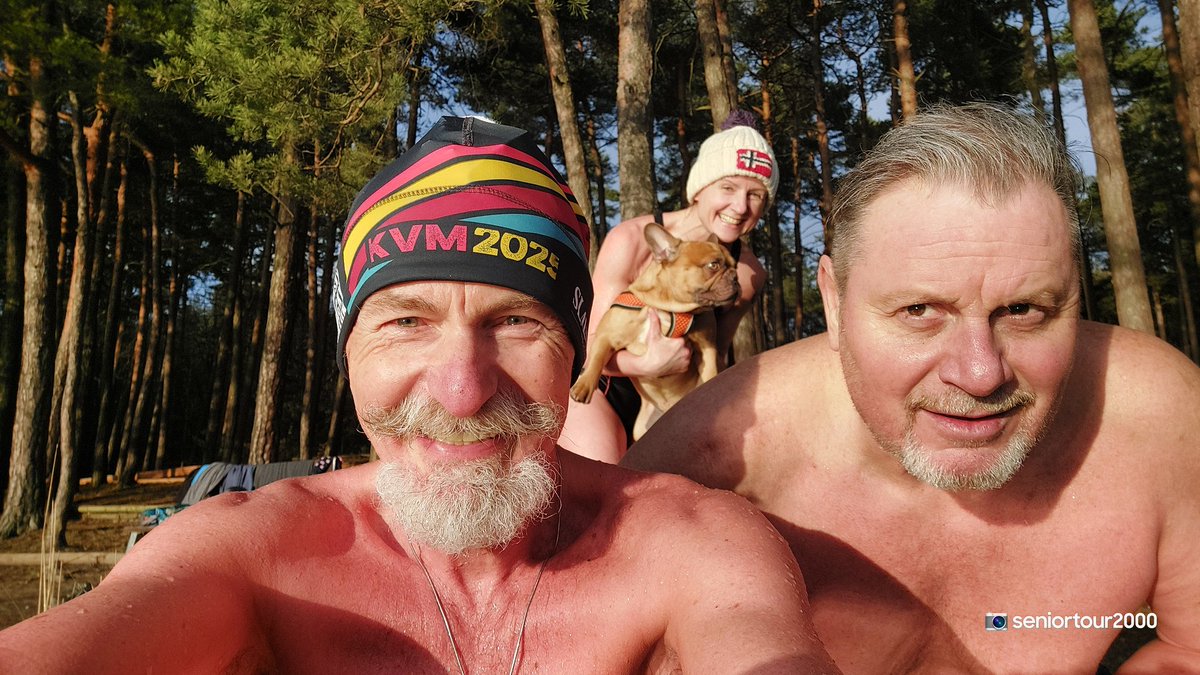 seniortour2000's tweet photo. #Swimrun Kameňák..🏃♂️☀️🏊♂️👍😃 Vyhnal jsem tým na Kameňák, že už nechci do "díry", abych pak cestou kolem zjistil, že Bolevák již bez ledu i bez díry 😂..v neděli už tedy plavecké metry na Boleváku. #Kamenak #otuztrup #OpenWaterSwimming #GallowayMethod #FanoushiToDas https://t.co/MjMDfj0Omq
