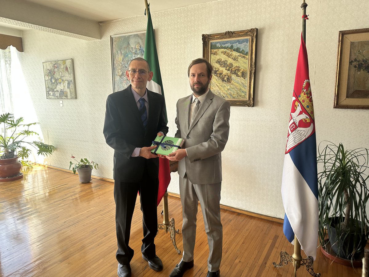 Recibimos la visita del Mtro. Armando García, Coordinador del Centro de Estudios Europeos de la emblemática Universidad Nacional Autónoma de México (UNAM). 📚👩‍🎓👨‍🎓Conversamos sobre como estrechar la comunicación y la cooperación entre la Embajada y el Centro, así como sobre las