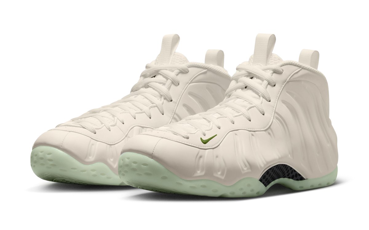 houseofheat's tweet photo. "Phantom/Barely Volt" Nike Air Foamposite Expected Holiday 2026 🔋 https://t.co/gVNUsYyBrA