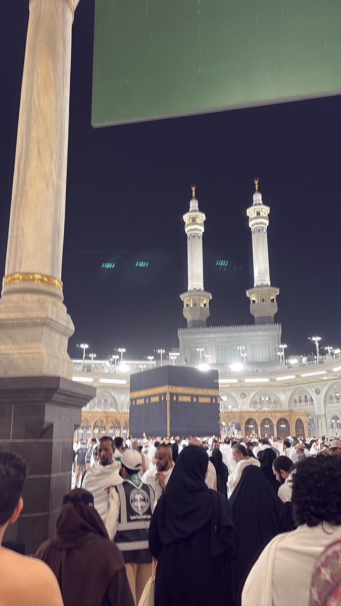 يا ربّ، جئتُكَ بقلبٍ يرجوك، وروحٍ تأوي 
إليك.. الحمد لله الذي بلّغني هذا المقام، ورزقني لذّة الطواف حول بيته الحرام. اللهم اجعلها عمرةً تُغسل بها الذنوب، وتُجبر بها القلوب، وتُستجاب بها الدعوات.