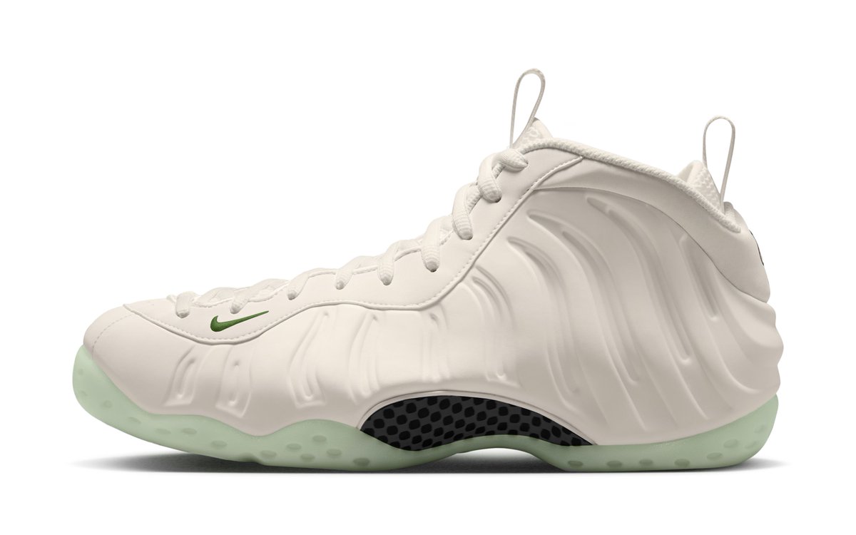 houseofheat's tweet photo. "Phantom/Barely Volt" Nike Air Foamposite Expected Holiday 2026 🔋 https://t.co/gVNUsYyBrA