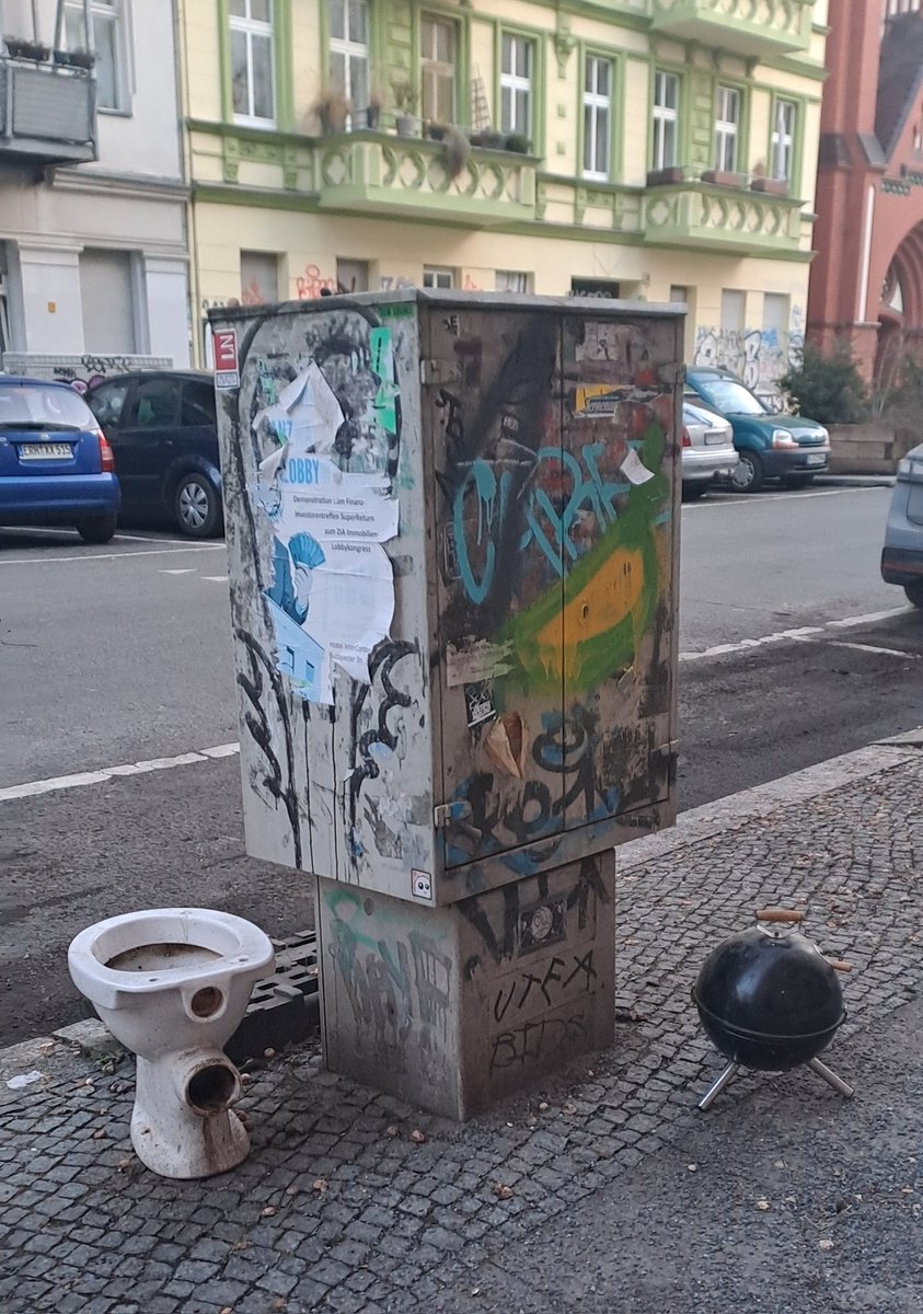 nathansnawklor's tweet photo. @slowberlin @derJamesJackson Snapped this beauty just this afternoon https://t.co/Xkl7OnBXGH