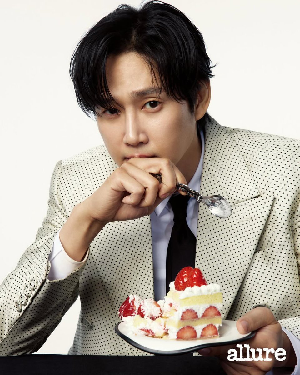 I want his strawberry cake!

#박성훈 #parksunghoon