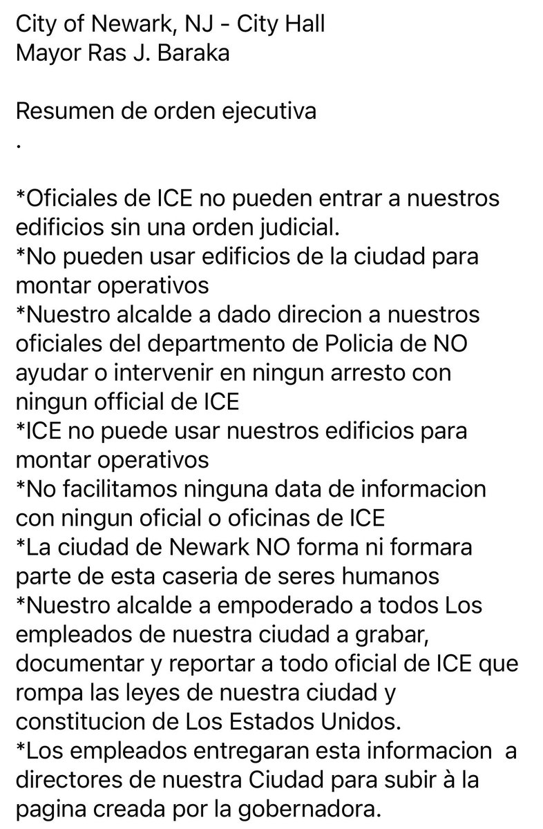 Ciudad de Newark firma orden ejecutiva.