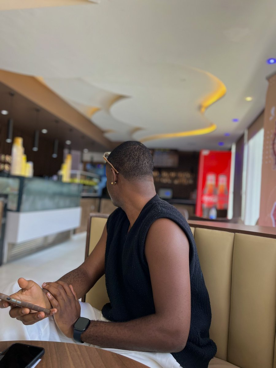 Twoglazzes tweet media