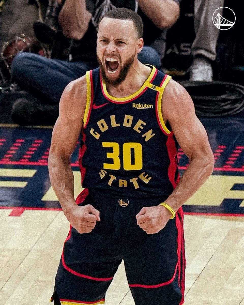 STEPHEN CURRY HAS 6 SEASONS WITH 300+ MADE THREE POINTERS. 

NOBODY ELSE HAS MORE THAN ONE.