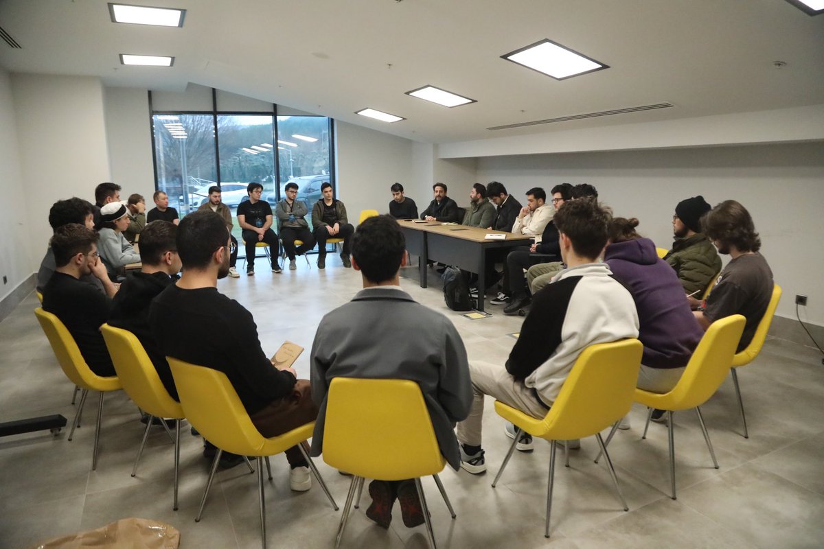 Yedi kıta seni bekler 
Ayağa kalk ve yön ver!

Türkiye’nin dört bir yanından İstanbul’a gelen üniversite teşkilatı mensuplarımız Yol Açık Teşkilat Eğitim Kamplarını gerçekleştirdi.