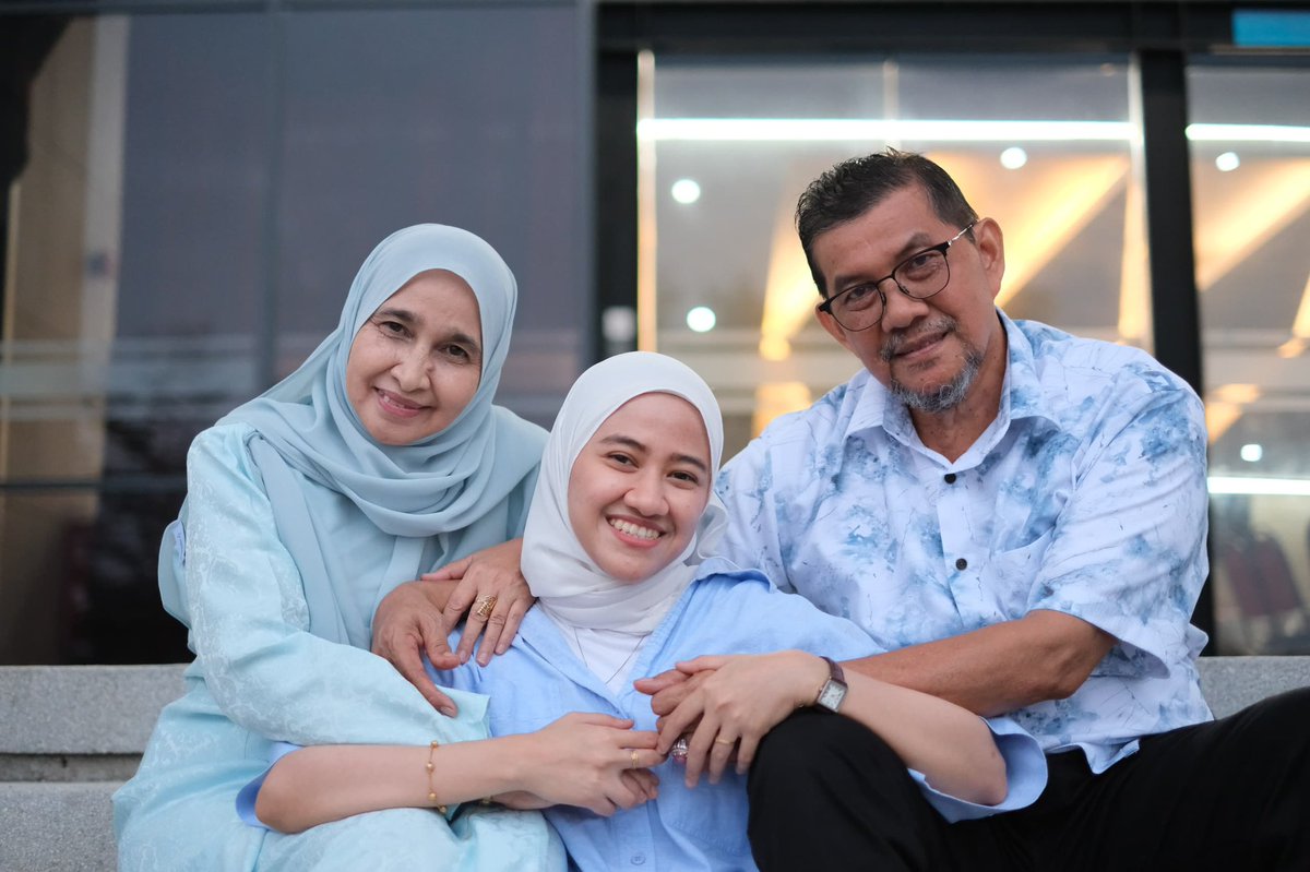 qilahabdullah's tweet photo. Walaupun call hari hari, tetaplah rindu hari hari https://t.co/XUWnMfqVyd