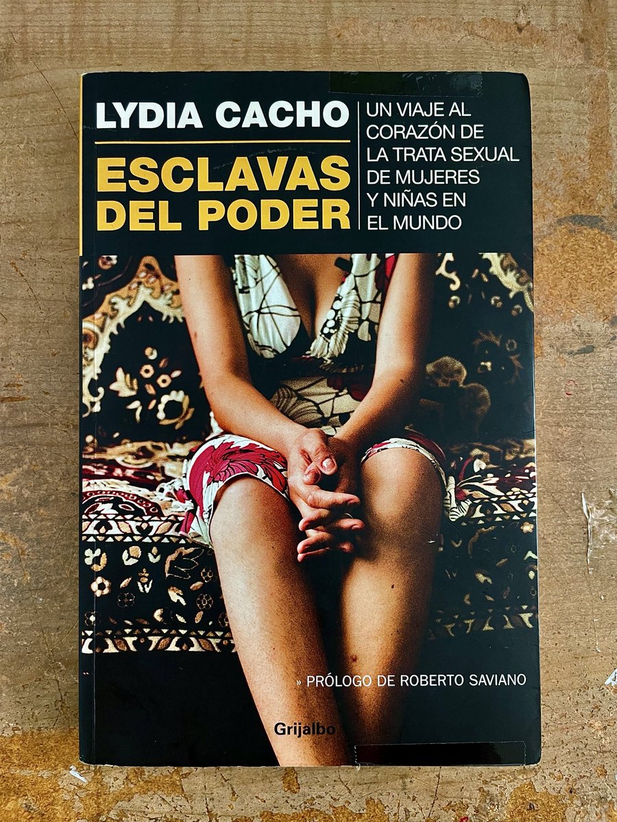 tintanews's tweet photo. 📚Powerful then and more so today! Published in 2010, this seminal book by renowned #mexican #journalist Lydia Cacho is a must read. Este #tbt es para este libro. Su título lo dice todo. @nycreaders 
#books #women #stopviolenceagainstwomen #tintanews https://t.co/8Wogefz7bb