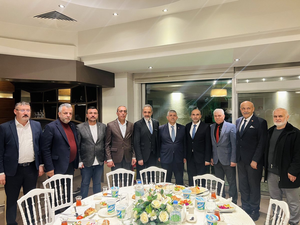 VeyselSahinMhp's tweet photo. Ege Güçbirliği Konfederasyonu’nun düzenlediği iftar programına Çiğli İlçe Başkanımız ve İlçe Yöneticilerimiz ile birlikte katıldık.

Birlik ve kardeşliğimizi pekiştiren bu güzel organizasyon için Federasyon Başkanı Tolga Eleman ve kıymetli STK temsilcilerimize teşekkür ediyorum.

Rabbim birliğimizi daim, sofralarımızı bereketli kılsın.