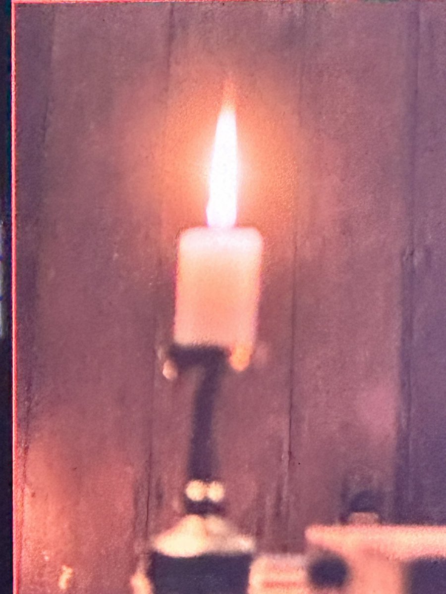 เรือนออกจะใหญ่โต เหตุใดถึงจุดเทียนไฟแค่เล่มเดียว บ่าวไพร่ก็พากันทิ้งเรือน มีเหตุชวนให้ใจสั่นกระไรกัน ทั้งแลดูไม่ชอบมาพากล เหมือนจักมีคนอยากอยู่ลำพังแค่สองคนจริงฤาไม่หนา

Love Upon a Time Q42 
#ภพเธอปิดกล้องแล้วหนา