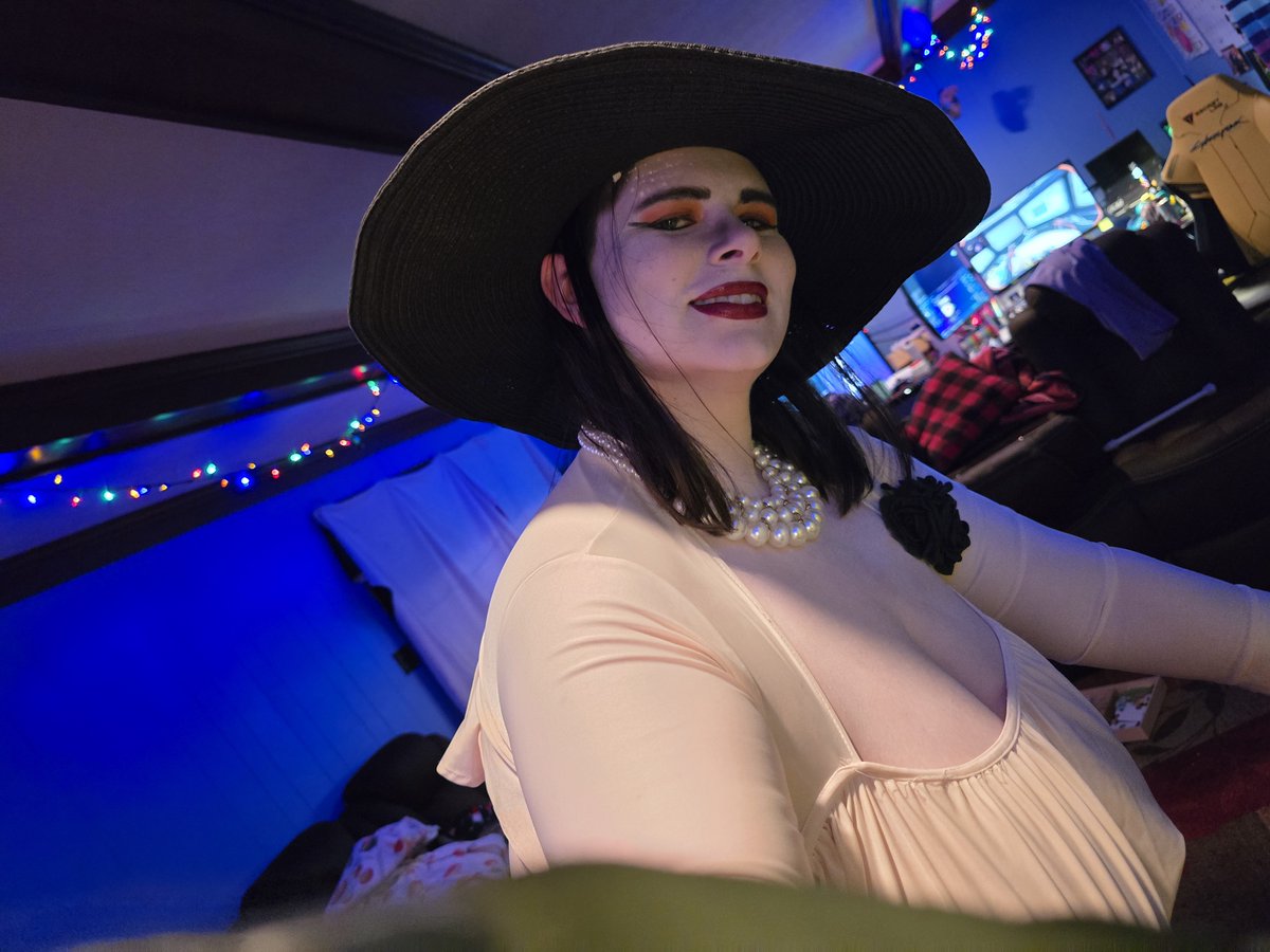 Cream Matron tweet media