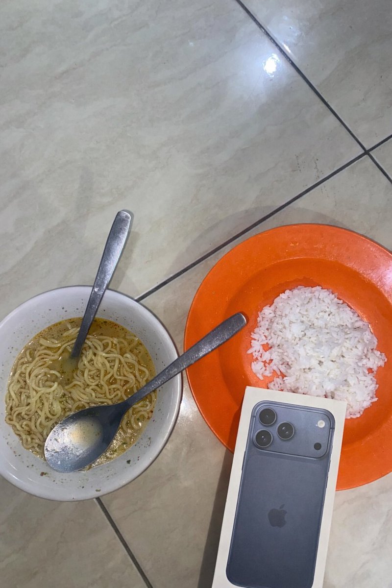 Lupadetikk's tweet photo. Selamat sahur #Sahur https://t.co/day3TIAP3w