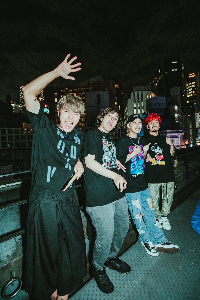 kkktttrrr's tweet photo. 初ライブを行ったNESTで、
2022年に原点回帰で開催した2度目のNESTの写真。

個人的に
好きな写真です。 https://t.co/nUodzuPxEj