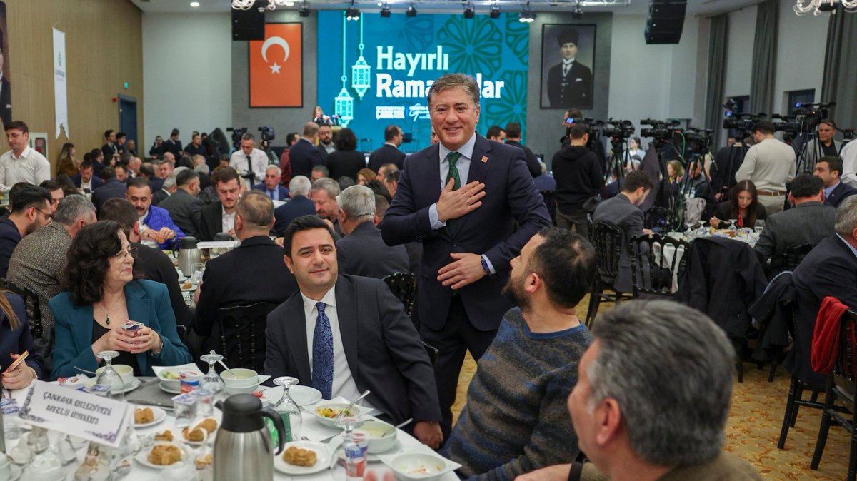 Genel Başkanımız Sayın Özgür Özel ile birlikte Ankara İl Örgütümüzün düzenlediği iftar programında yol arkadaşlarımızla bir araya geldik.

Ankara İl Başkanımız Ümit Erkol ve yönetiminin ev sahipliğinde bir araya geldiğimiz Cumhuriyet Halk Partisi ailesi olarak;  halkın umudunu