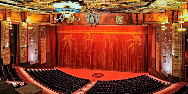 ModeraHollywood's tweet photo. Have you checked out the Chinese Theatre in Hollywood? A premier, historic venue for major movie premieres and red-carpet events, famously known for its "Forecourt of the Stars" hand and footprints. Tonight is a Opening Night Fan Event for Scream 7 (IMAX). Don't miss... https://t.co/2Dq0Un7XLH
