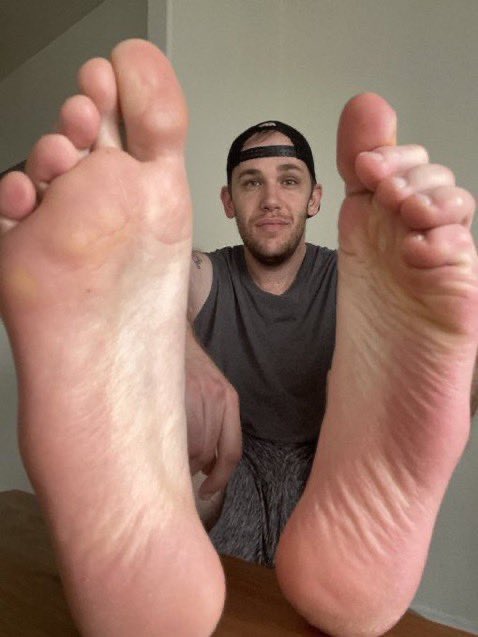 New page boys. Retweet these feet and show me some love
