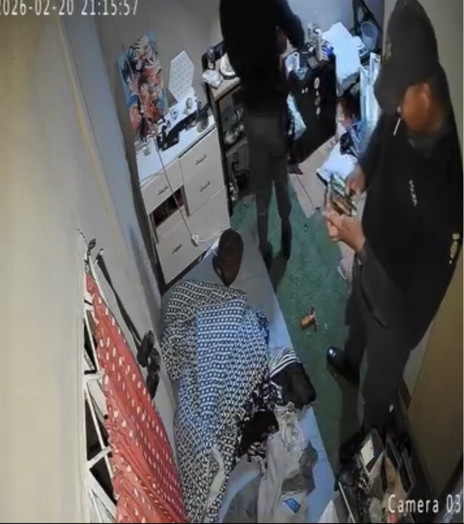 [WATCH] SAPS Officer Caught Red Handed on CCTV Camera Stealing Money ...
